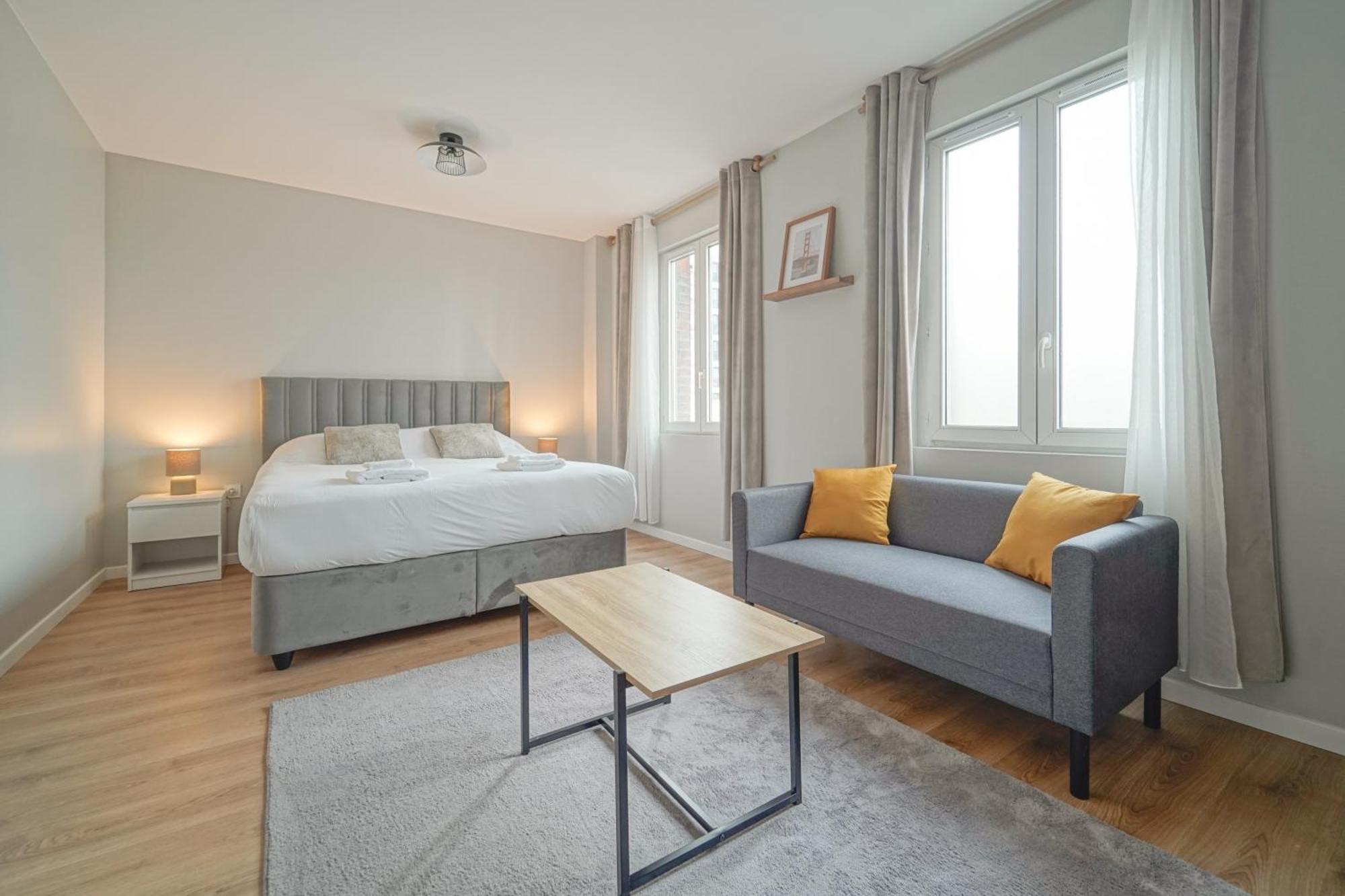 Trianon Saint Ouen Hotel ภายนอก รูปภาพ
