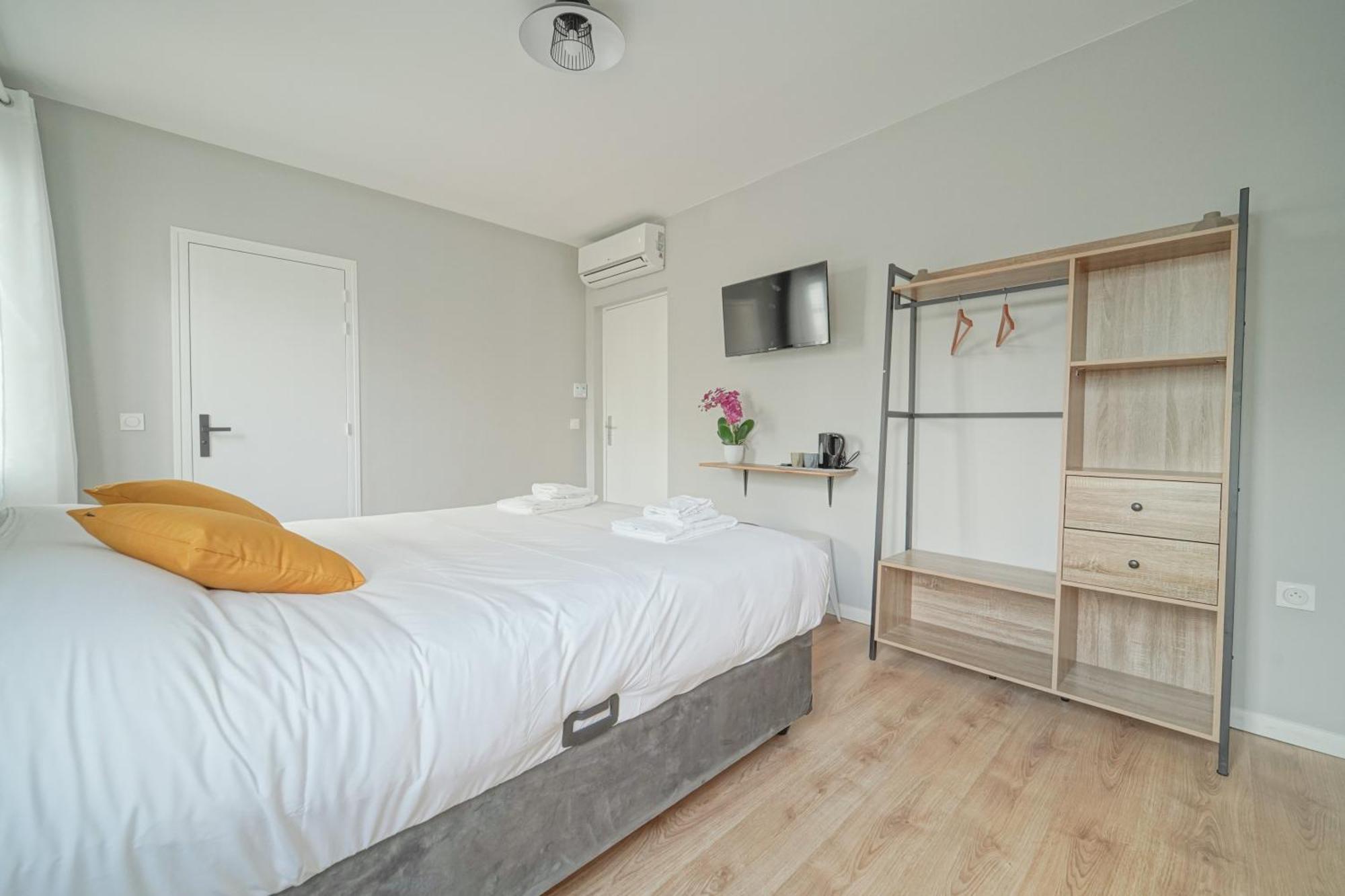Trianon Saint Ouen Hotel ภายนอก รูปภาพ