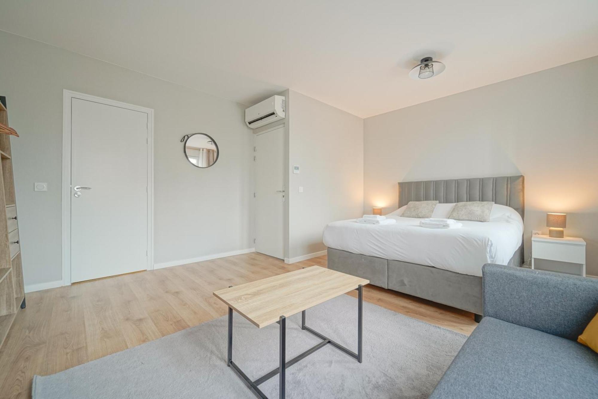 Trianon Saint Ouen Hotel ภายนอก รูปภาพ