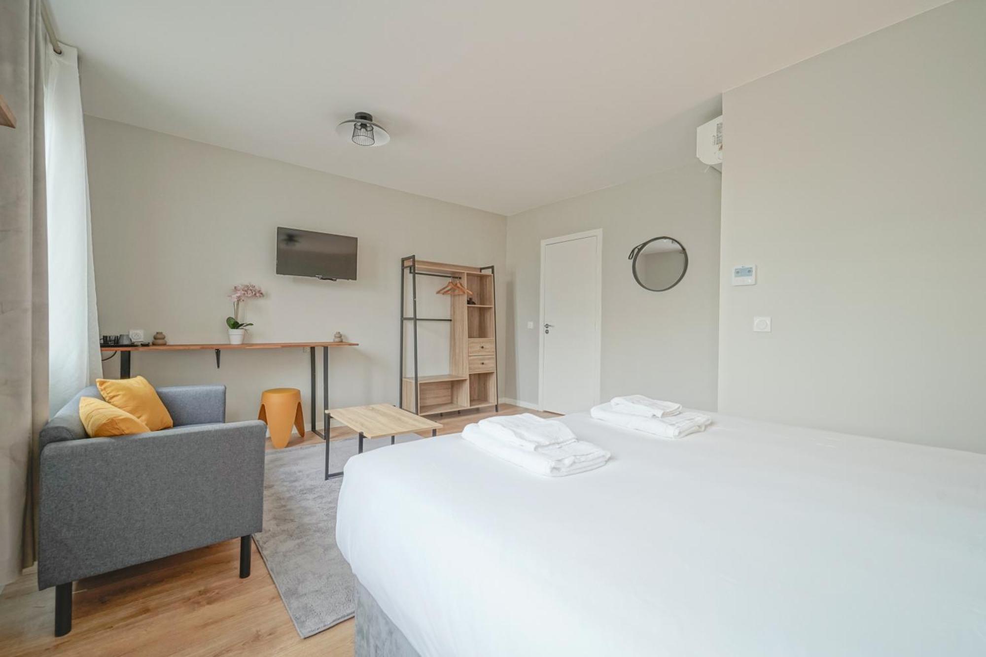 Trianon Saint Ouen Hotel ภายนอก รูปภาพ