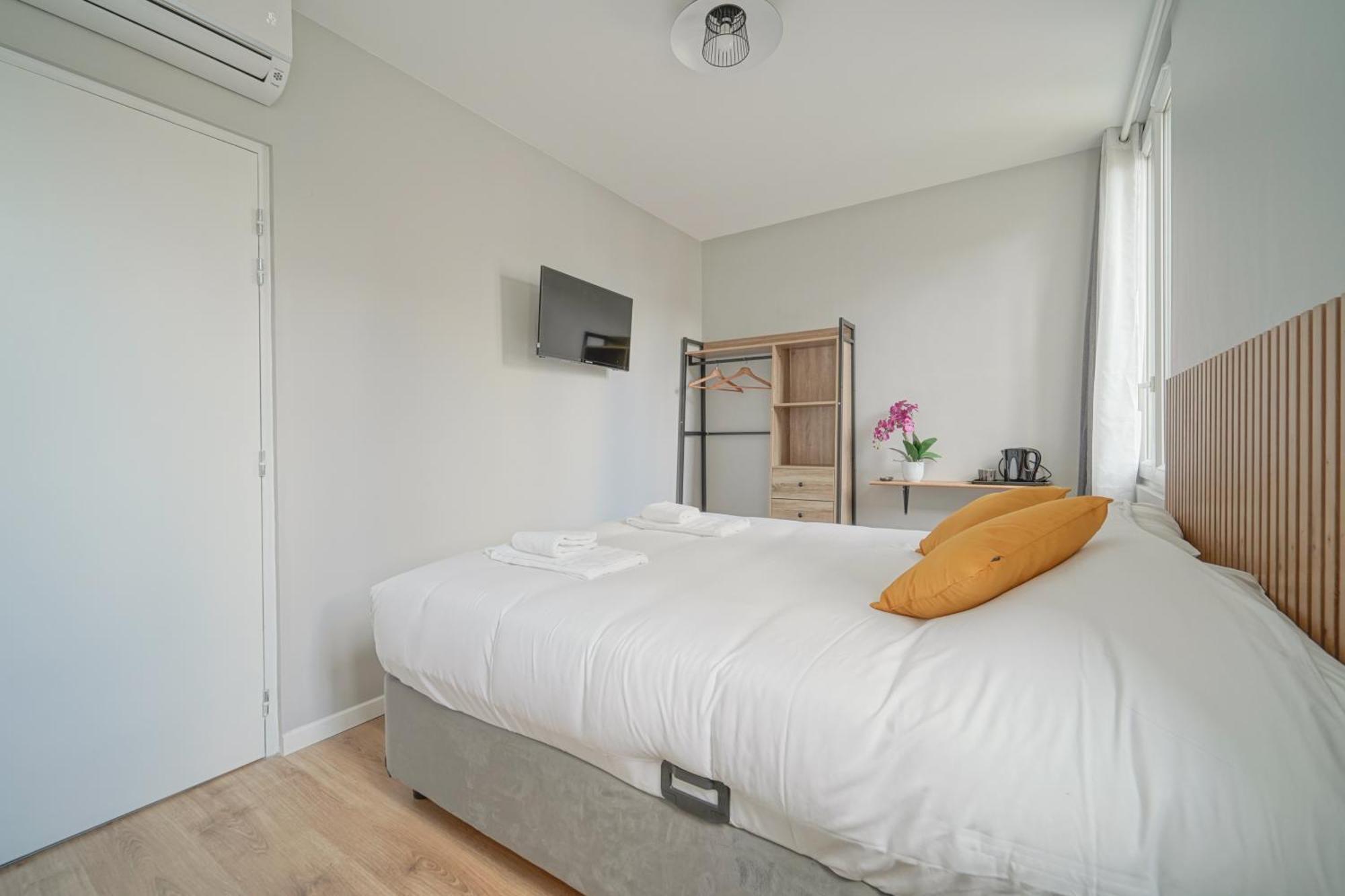 Trianon Saint Ouen Hotel ภายนอก รูปภาพ