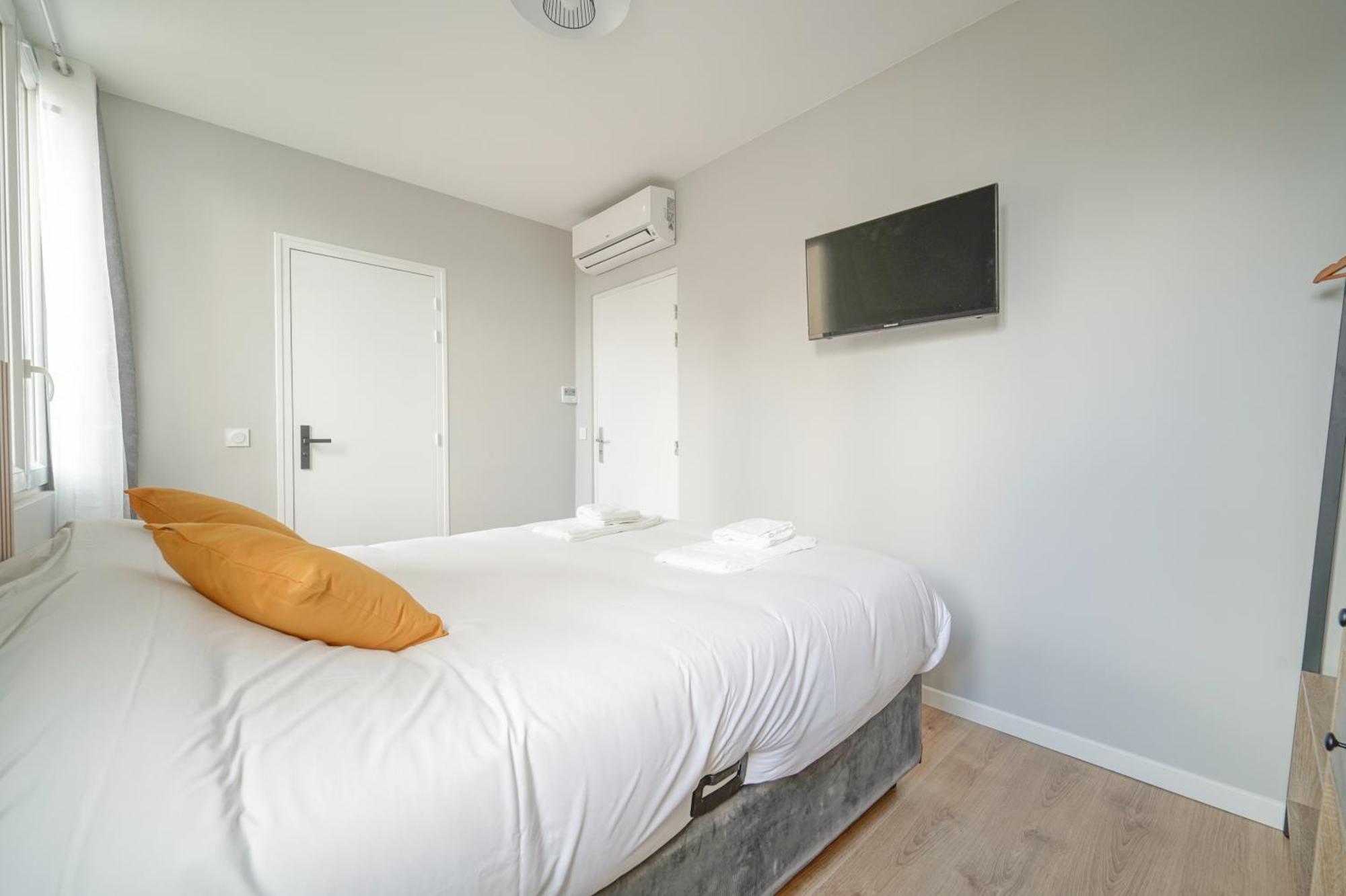 Trianon Saint Ouen Hotel ภายนอก รูปภาพ